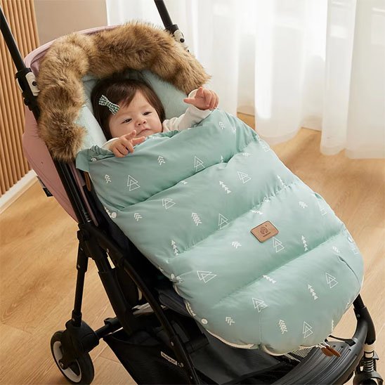 Chanceliere poussette avec bebe tres confortable