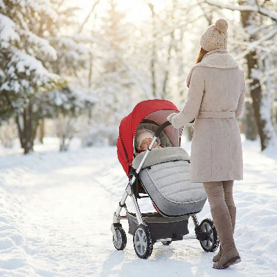 chancelière poussette gris clair bébé hiver promenade parc chaude et confortable