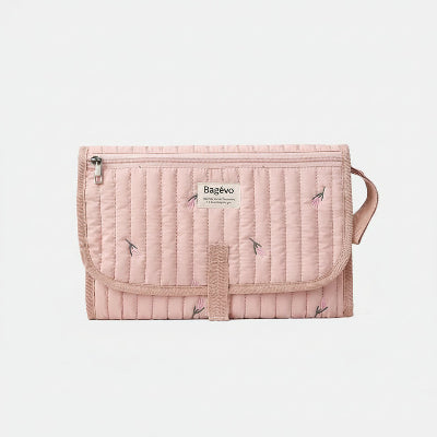 Tapis à langer nomade rose vue sur le produit détaillée 