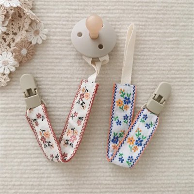 Attache tetine style naturel